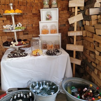 Hochzeitskathi - Getränkebar und Naschbar