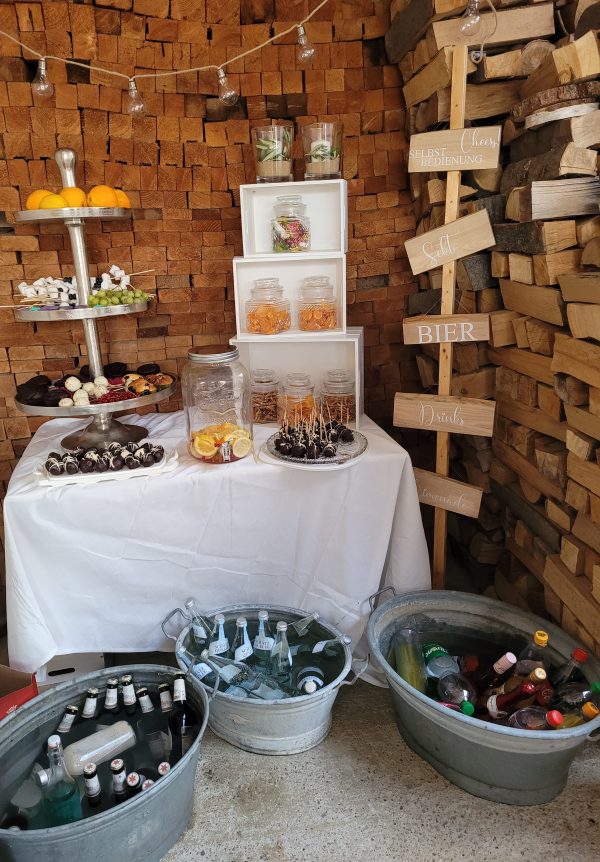 Hochzeitskathi - Getränkebar und Naschbar