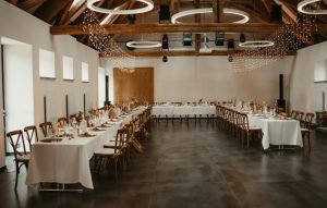 Hochzeitskathi - Schafhof Wiesentheid Tischdekoration braun 1