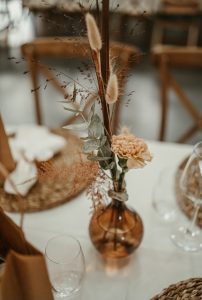 Hochzeitskathi - Schafhof Wiesentheid Tischdekoration Vasen